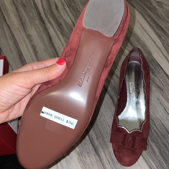 Salvatore Ferragamo Vara suede calf pumps NEW - Picture 5 of 8